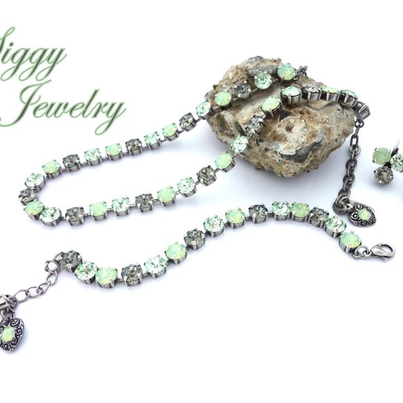Swarovski 3-Piece Jewelry Set, Mint Green and Gray - Picture 3 of 8